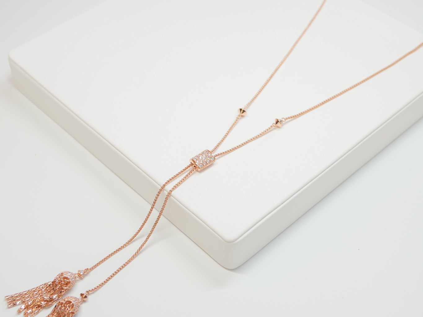 Lily necklace
