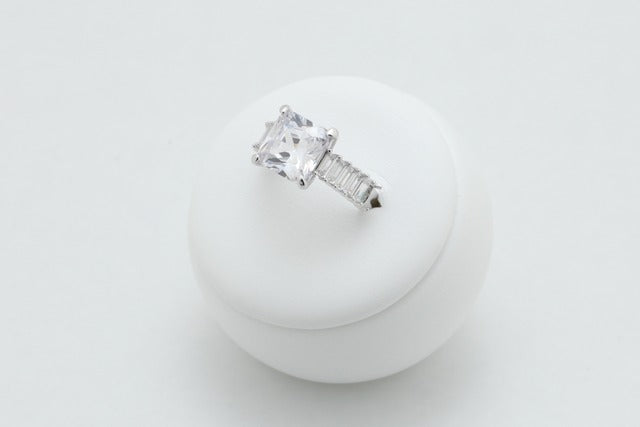 Amy ring