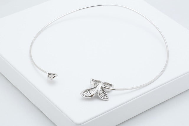 Caroline choker